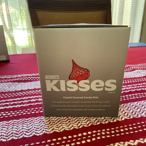 ❤️ Hershey’s Kisses Crystal 2pc. Dish ❤️ NWT - Picture 3 of 8